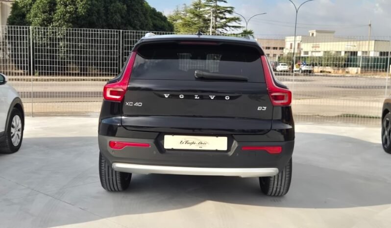 
								VOLVO XC40 B3 AUTOMATICO ESSENTIAL 2024 completo									