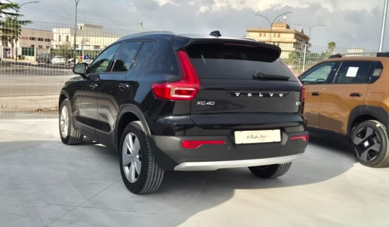 
								VOLVO XC40 B3 AUTOMATICO ESSENTIAL 2024 completo									
