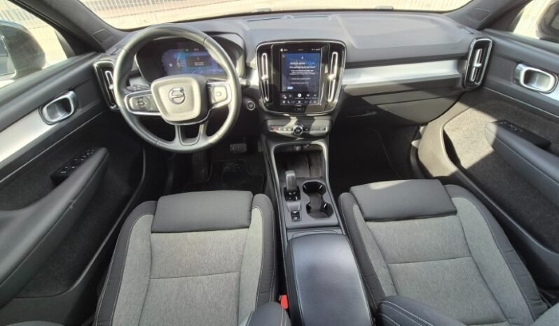 
								VOLVO XC40 B3 AUTOMATICO ESSENTIAL 2024 completo									