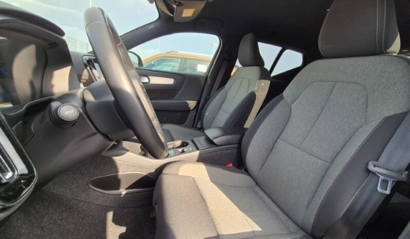 
								VOLVO XC40 B3 AUTOMATICO ESSENTIAL 2024 completo									