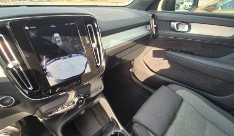 
								VOLVO XC40 B3 AUTOMATICO ESSENTIAL 2024 completo									