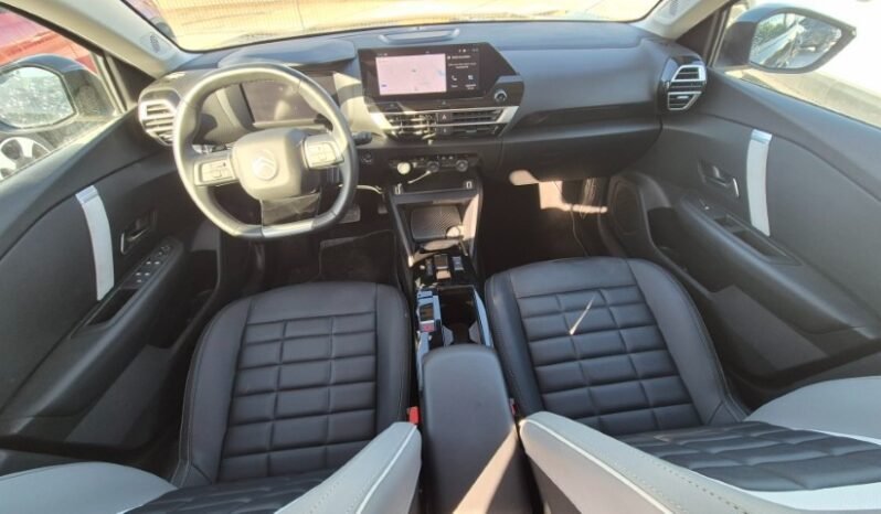 
								Citroen C4 X EAT8 MAX 2025 completo									