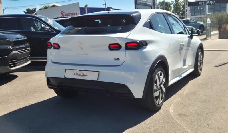 
								Renault CLIO FULL HYBRID E-TECH EVOLUTION 2026 completo									