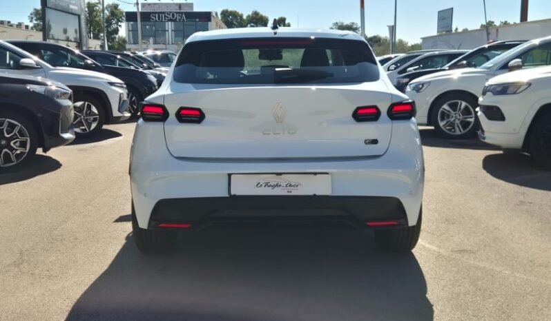 
								Renault CLIO FULL HYBRID E-TECH EVOLUTION 2026 completo									