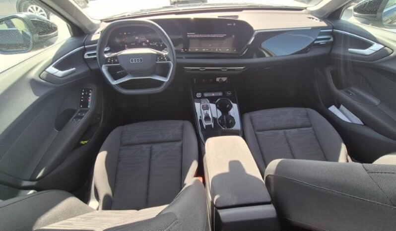 
								Audi A5 MHEV S-TONIC BUSINESS ADVANCED 2025 completo									
