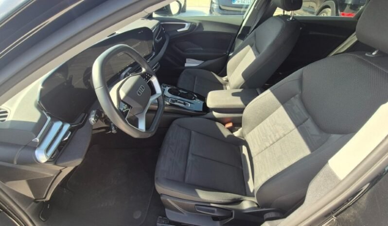 
								Audi A5 MHEV S-TONIC BUSINESS ADVANCED 2025 completo									