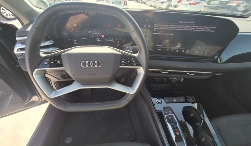 
								Audi A5 MHEV S-TONIC BUSINESS ADVANCED 2025 completo									